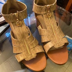 Michael Kors sandals like new kids sz 4
